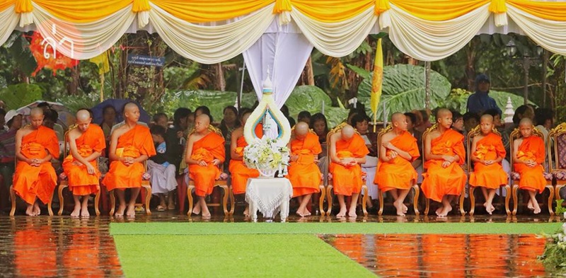 โค้ชเอกและทีมหมูป่า บวช