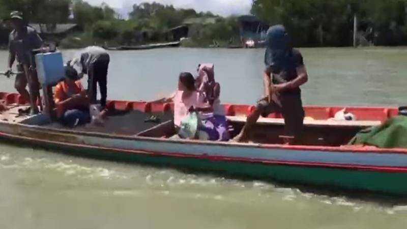 เรือประมงบุกชิงตัวผู้ต้องหากลางทะเล