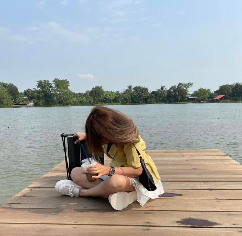 รายการ 105+ ภาพพื้นหลัง คาเฟ่เก้าอี้หัก สวยมาก