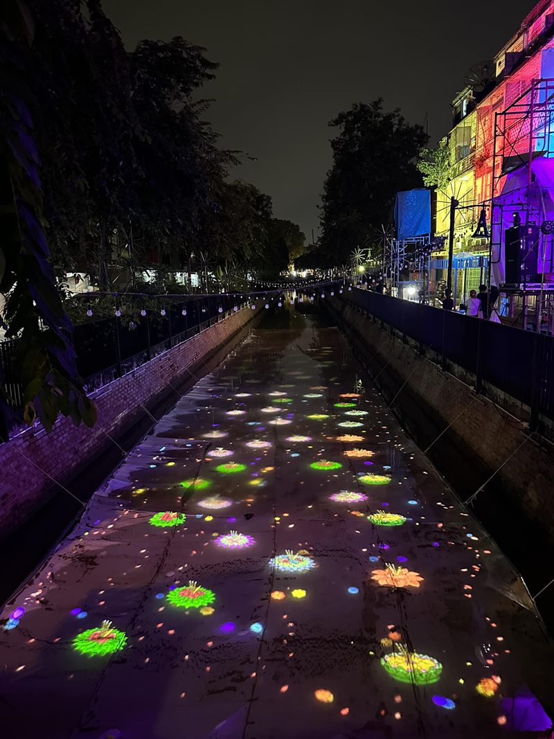 คลองโอ่งอ่าง จัดลอยกระทงดิจิทัล ไฟกระทงสวยเต็มคลอง ไม่ทำให้ขยะล้นแม่น้ำ