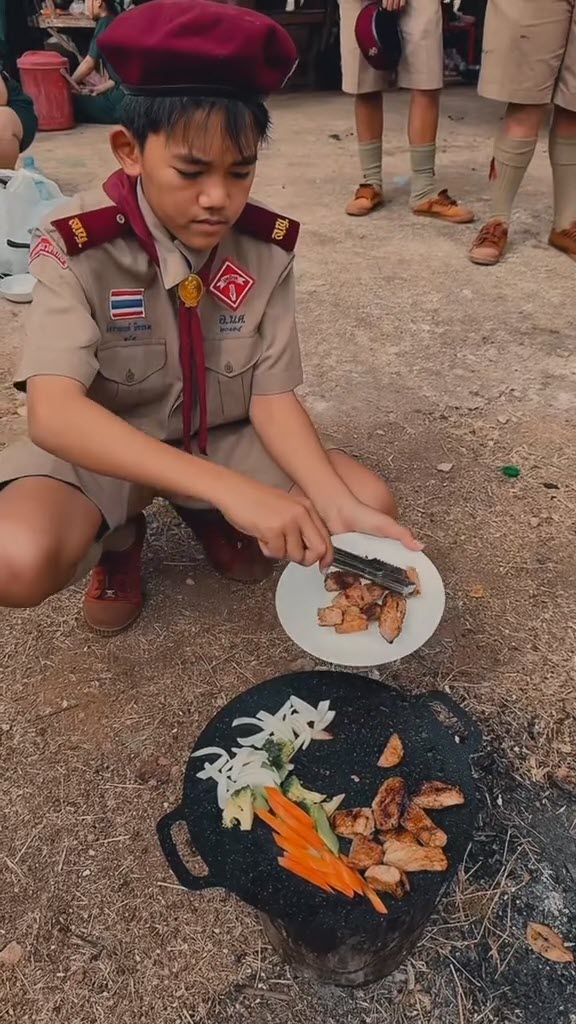 มิติใหม่เข้าค่ายลูกเสือ นักเรียนโชว์สกิลทำอาหาร นึกว่าเชฟมืออาชีพ