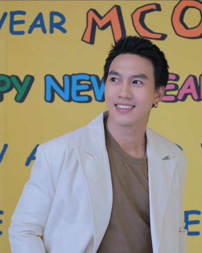 ลีซอ ธีรเทพ วิโนทัย
