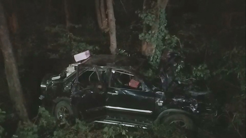 The truck cut the front of the car, 2 bodies