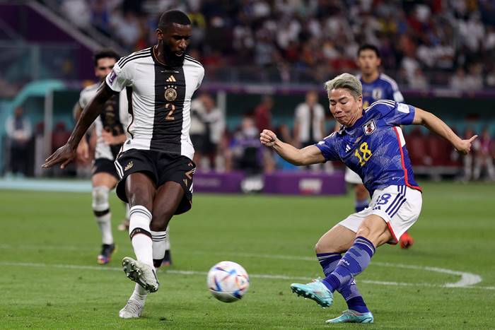ฟุตบอลโลก 2022 รูดิเกอร์ ใช้ท่า Mazy Run วิ่งเขย่งขา จนคนมองว่าเป็นการเหยียด ญี่ปุ่น
