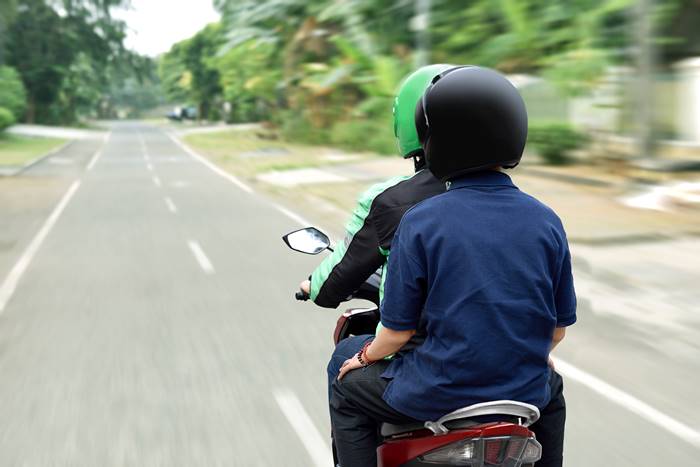 .สาวงงตาแตก เพื่อนโดนใบสั่ง คนซ้อนไม่มีใบขับขี่ .