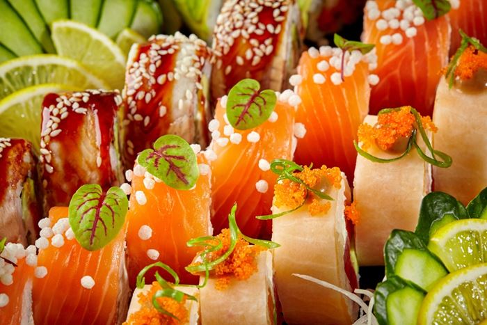 ซูชิบนตัวคน