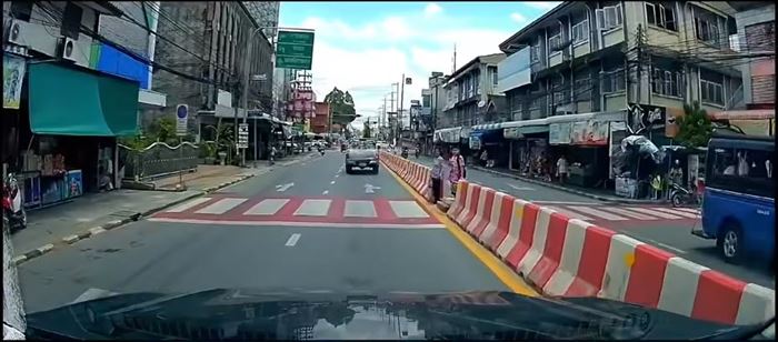 รถชนคนข้ามทางม้าลาย
