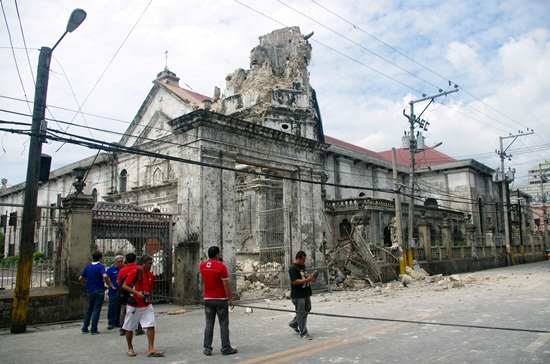 แผ่นดินไหวฟิลิปปินส์ 7.2 แมกนิจูด ยอดตายพุ่ง 32 รายแล้ว