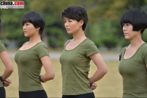 ตามไปดูกองทัพจีนฝึกทหารหญิง แต่ละนางแจ่มทั้งนั้น