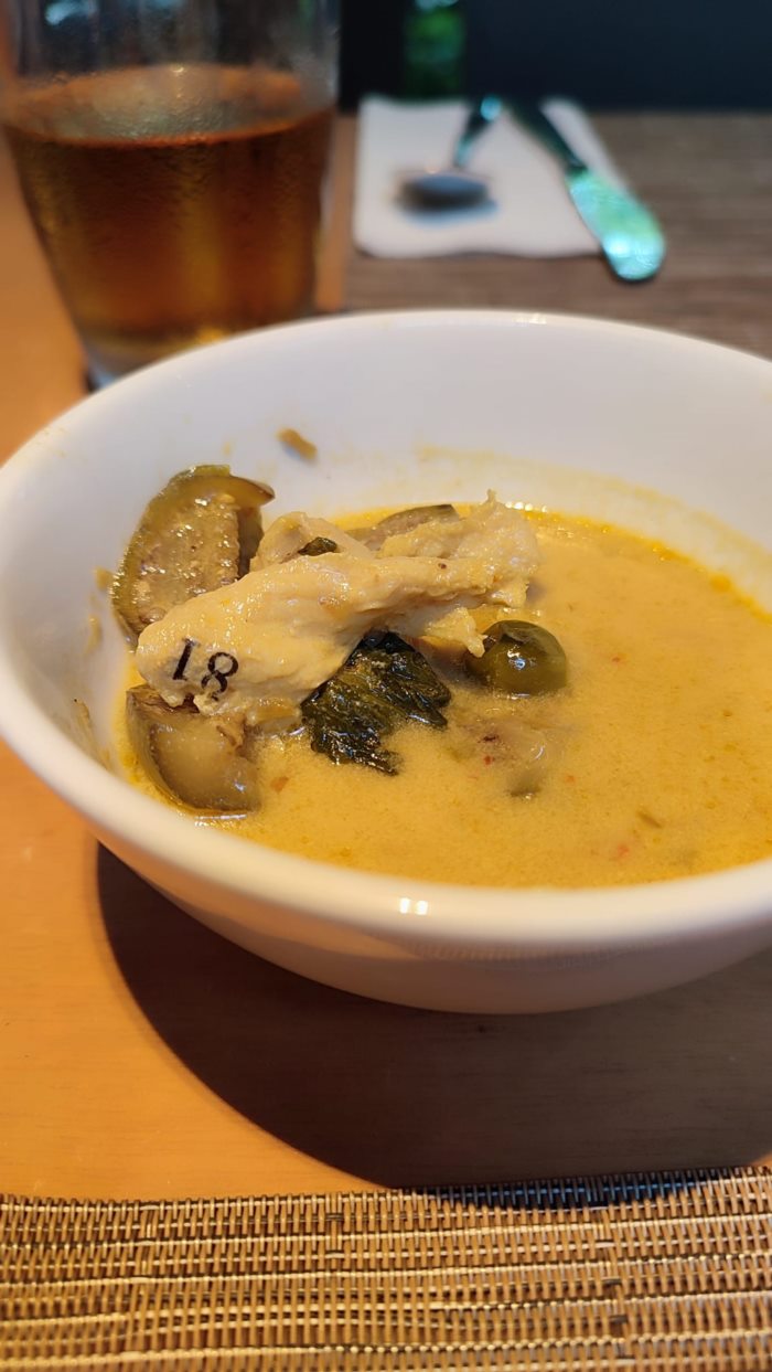   เลขบนไก่ในแกงเขียวหวาน 