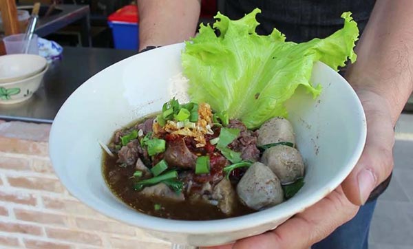 ร้านก๋วยเตี๋ยวแซ่บ