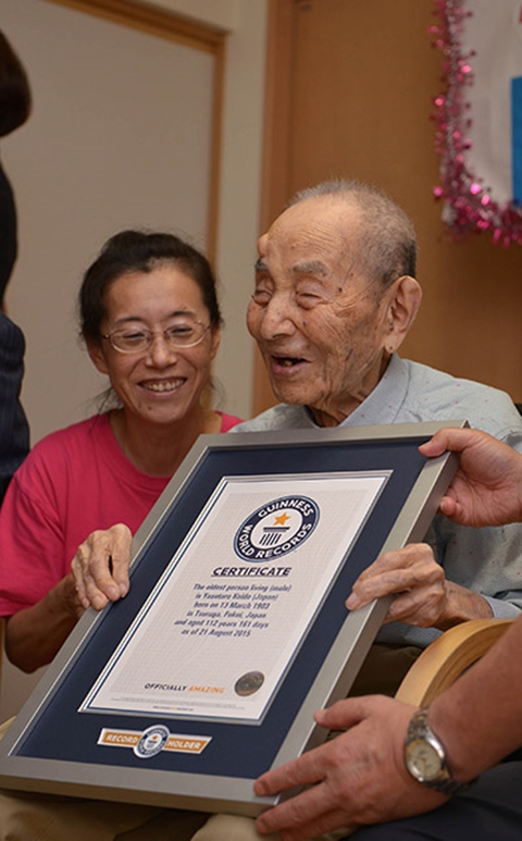 ชายที่อายุยืนที่สุดในโลก ลาโลกแล้วในวัย 112 ปี