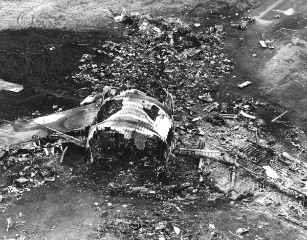 ย้อนอดีตอุบัติเหตุการบินช็อกโลก 583 ชีวิต สังเวยโบอิ้ง 2 ลำชนกัน 
