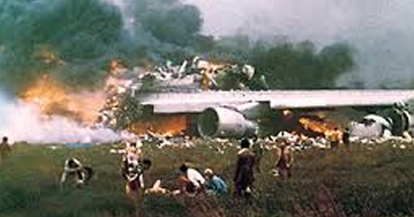ย้อนอดีตอุบัติเหตุการบินช็อกโลก 583 ชีวิต สังเวยโบอิ้ง 2 ลำชนกัน