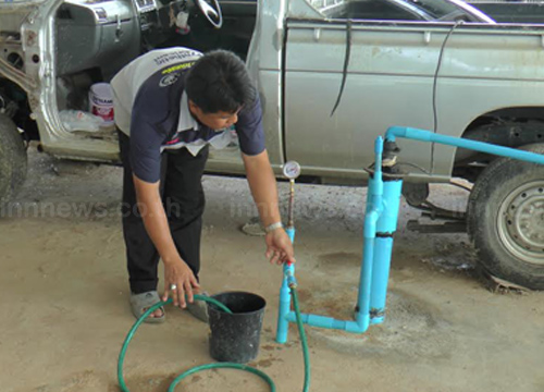 ชาวบ้านเจาะบ่อบาดาลเจอแก๊ส LPG เหลว ติดไฟได้