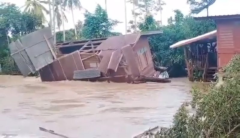 คลิปน้ำท่วมสุโขทัย