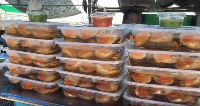 ไข่ปูดอง 