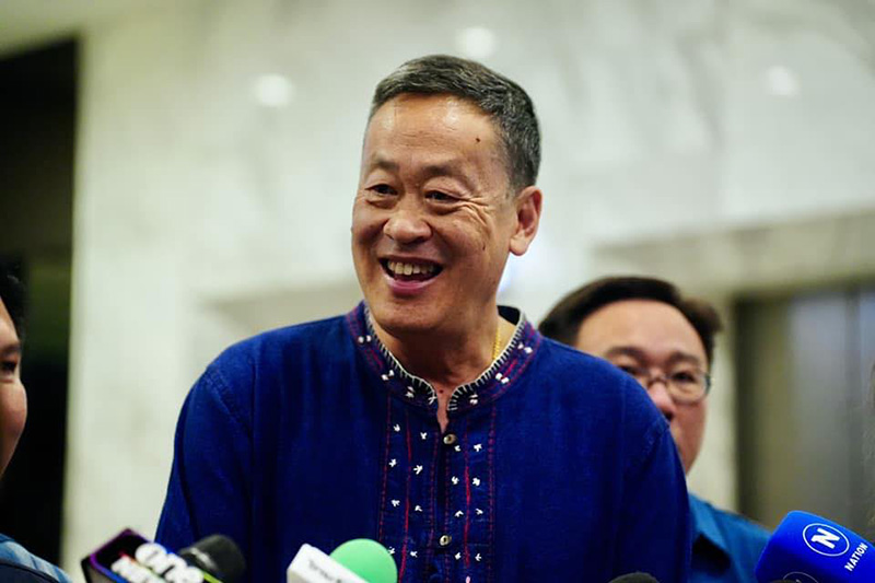 ประวัติเศรษฐา ทวีสิน 