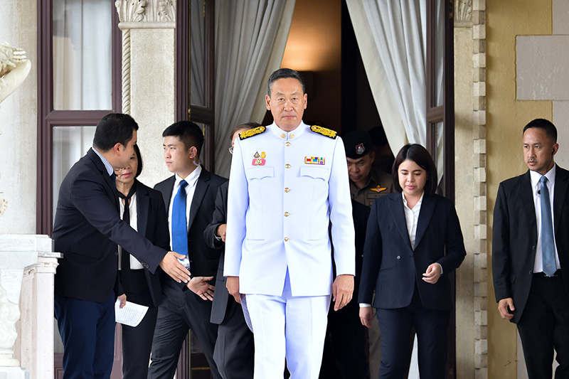 เศรษฐา ทวีสิน 