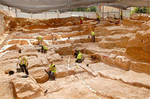 นักโบราณคดีค้นพบบล็อกหินโบราณใหญ่ที่สุดในโลก