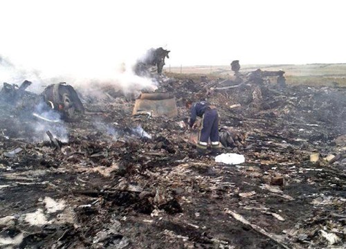 ผลสอบ MH17 ตก พบถูกวัตถุพุ่งชน จนแตกกลางอากาศ