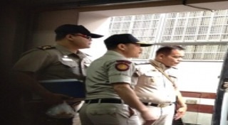 หนุ่ย ติ๊งต่าง