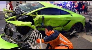 รถชนในอุโมงค์