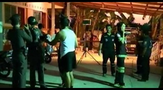 แท็กซี่ขับรถชนตำรวจ