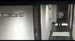 รปภ. แอบเข้าห้อง