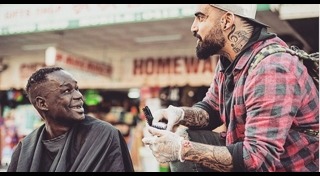 ตัดผมฟรีให้คนไร้บ้าน