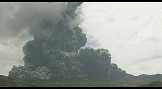 ภูเขาไฟปะทุ