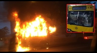 ไฟไหม้รถเมล์