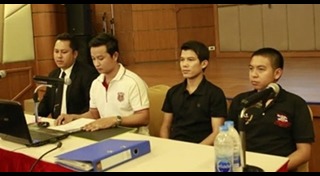 ตำรวจซ้อมนักศึกษา