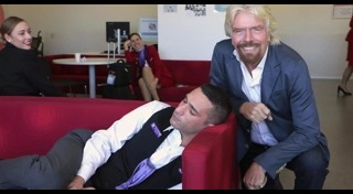 พนักงานแอบหลับในที่ทำงาน