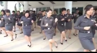 ตำรวจเต้น