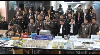 เรวัช กลิ่นเกษร