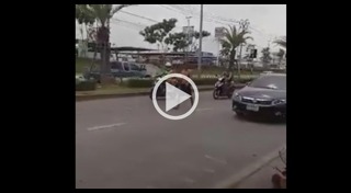 ชายแก้ผ้า