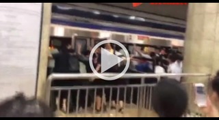 คนตกรางรถไฟฟ้า