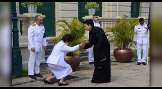 กราบสักการะพระบรมศพ