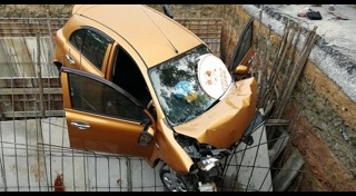 รถตกหลุม