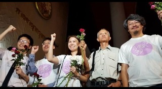 วีระ สมความคิด