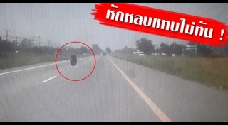 รถบรรทุกล้อหลุด