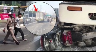 รถบรรทุกแหกด่าน