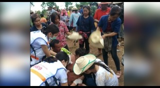 บั้งไฟตกใส่คน