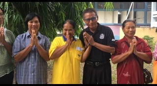 ครูตบนักเรียน