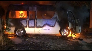 ไฟไหม้รถตู้