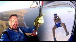 กระโดดร่มไม่กาง