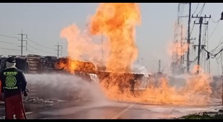 ไฟไหม้รถบรรทุก