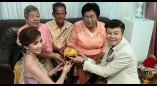 หญิงแต่งหญิง