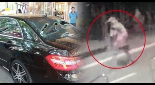 ทุบรถชิงทรัพย์